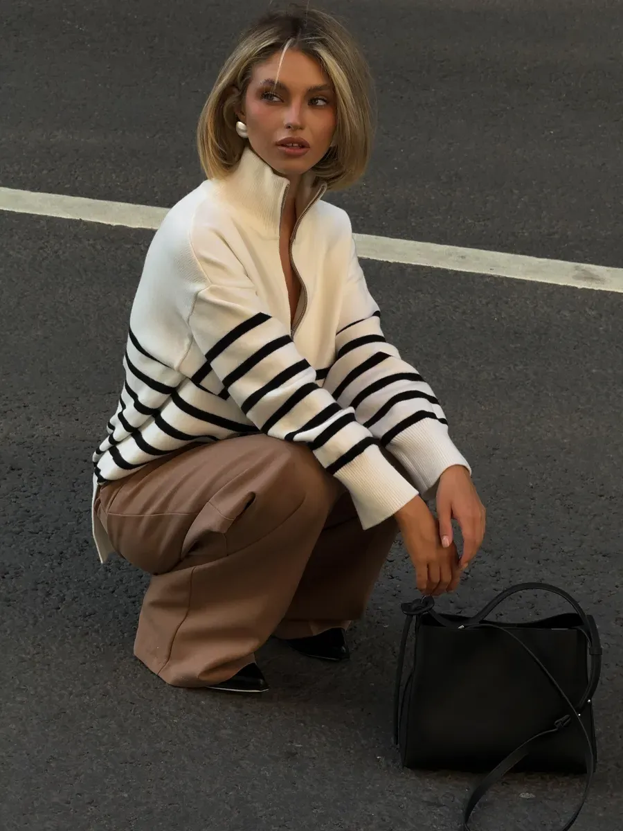 Свитер оверсайз с горлом на молнии