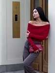 Свитер вязаный с открытыми плечами